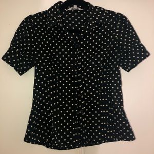Polka dot button up top